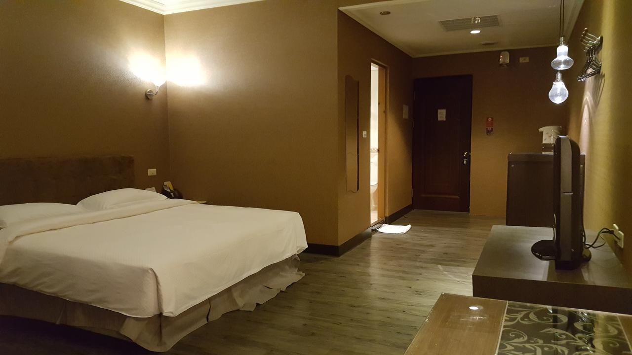 The Riverside Hotel & Motel Гаосюн Екстер'єр фото