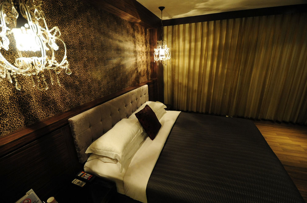 The Riverside Hotel & Motel Гаосюн Екстер'єр фото