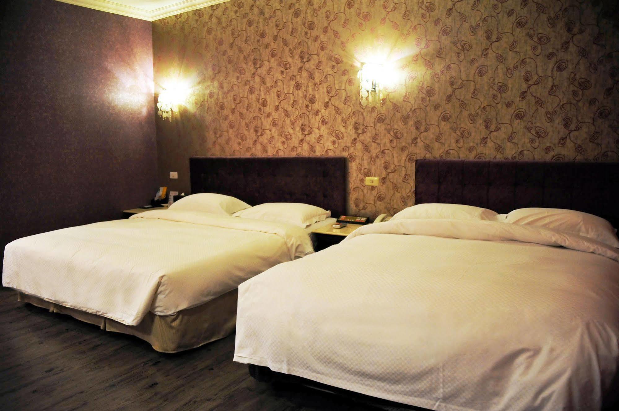 The Riverside Hotel & Motel Гаосюн Екстер'єр фото