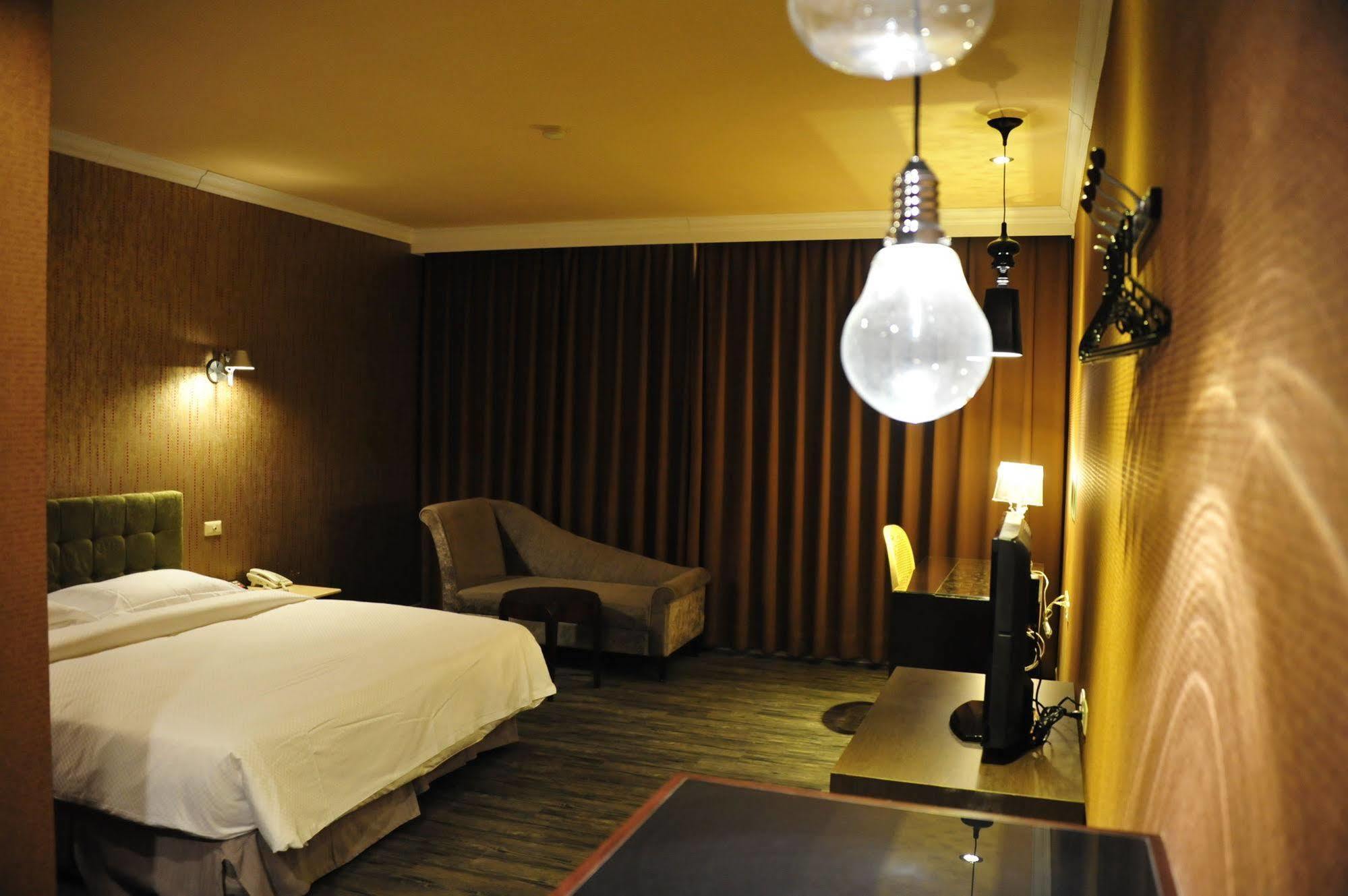 The Riverside Hotel & Motel Гаосюн Екстер'єр фото